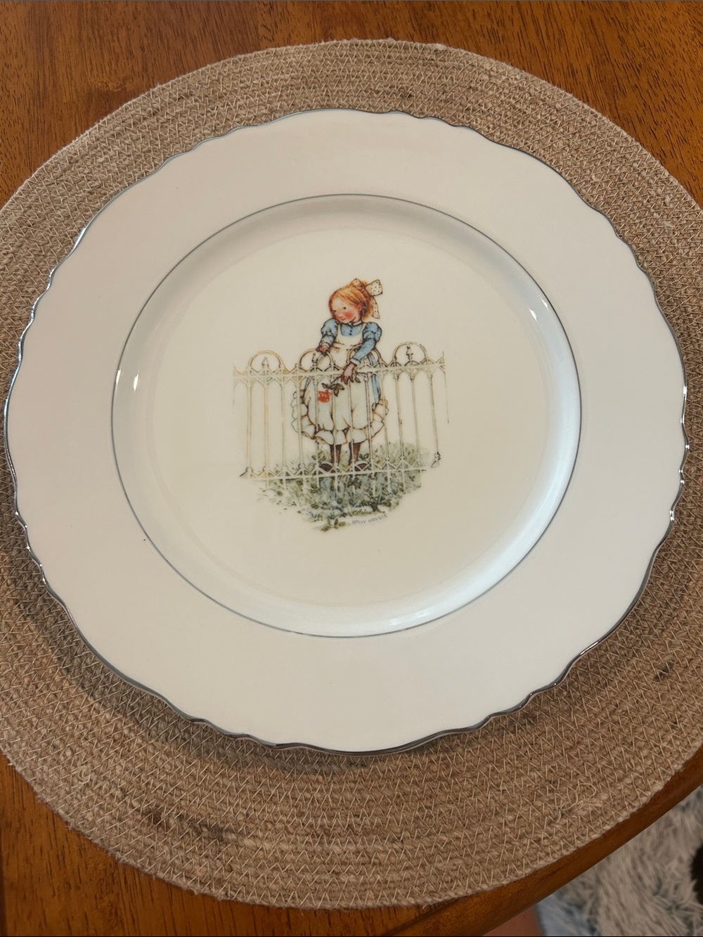 Vintage 1975 Holly Hobbie dinner plate
